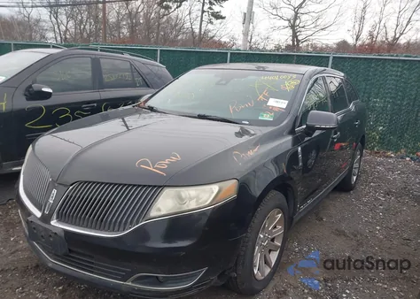 2013 Lincoln Mkt Livery z USA, uszkodzony, nr VIN 2LMHJ5NK1DBL58610